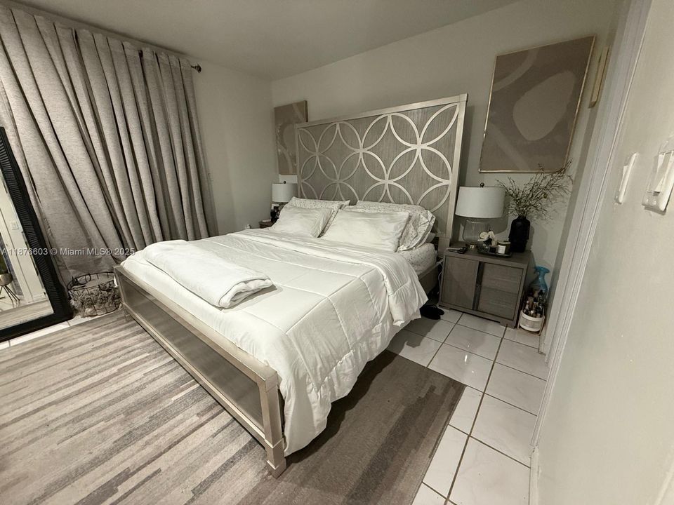 For Sale: $265,000 (2 beds, 1 baths, 1019 Square Feet)