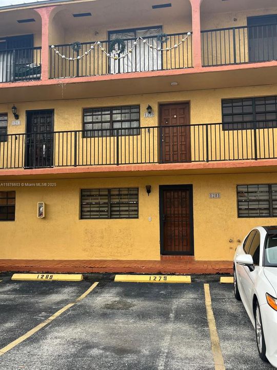 For Sale: $265,000 (2 beds, 1 baths, 1019 Square Feet)