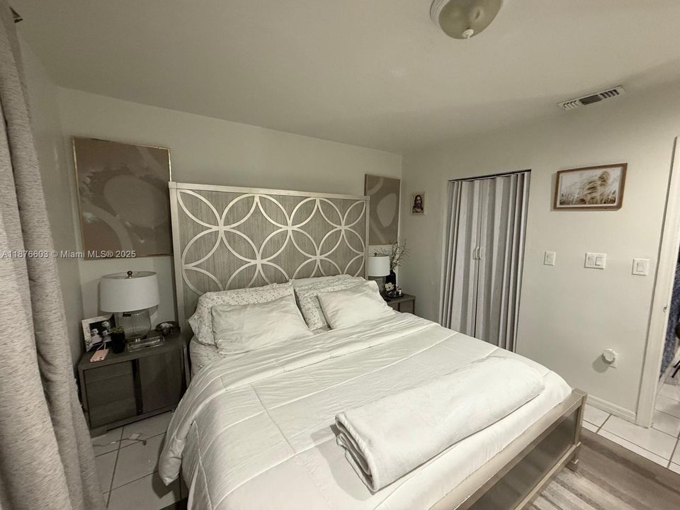 For Sale: $265,000 (2 beds, 1 baths, 1019 Square Feet)