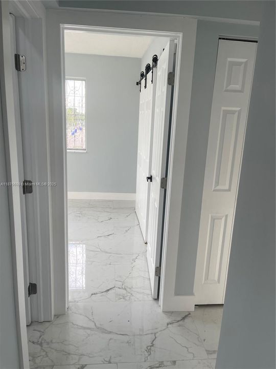 Под контрактом: $245,000 (2 спален, 1 ванн, 648 Квадратных фут)