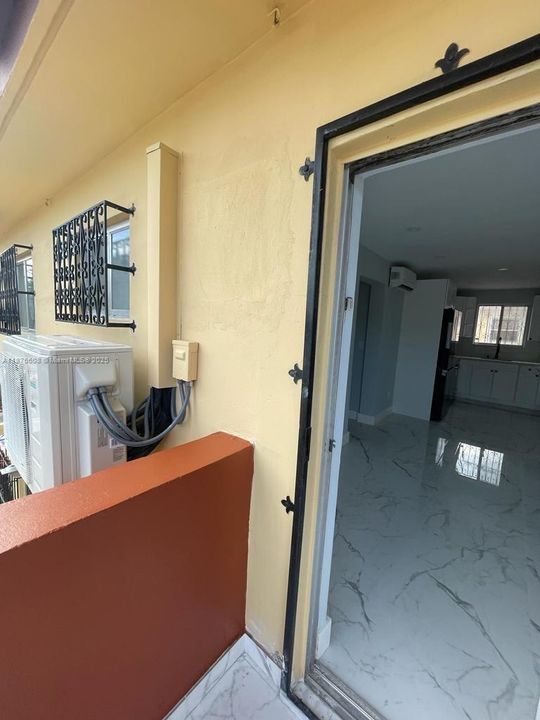 Под контрактом: $245,000 (2 спален, 1 ванн, 648 Квадратных фут)