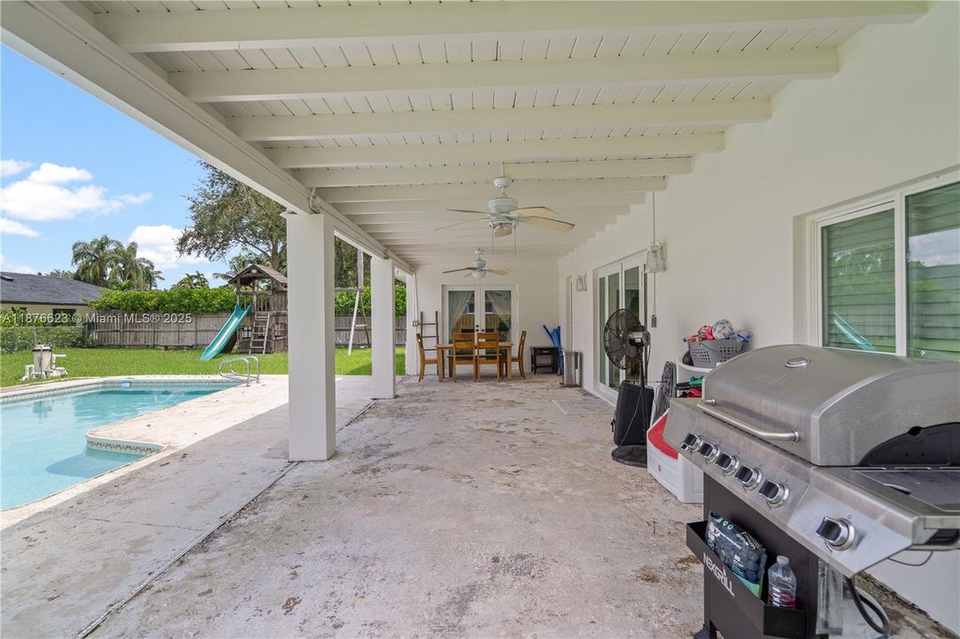 Recently Sold: $970,000 (4 beds, 2 baths, 2282 Square Feet)