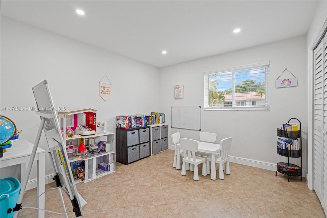 Recently Sold: $970,000 (4 beds, 2 baths, 2282 Square Feet)