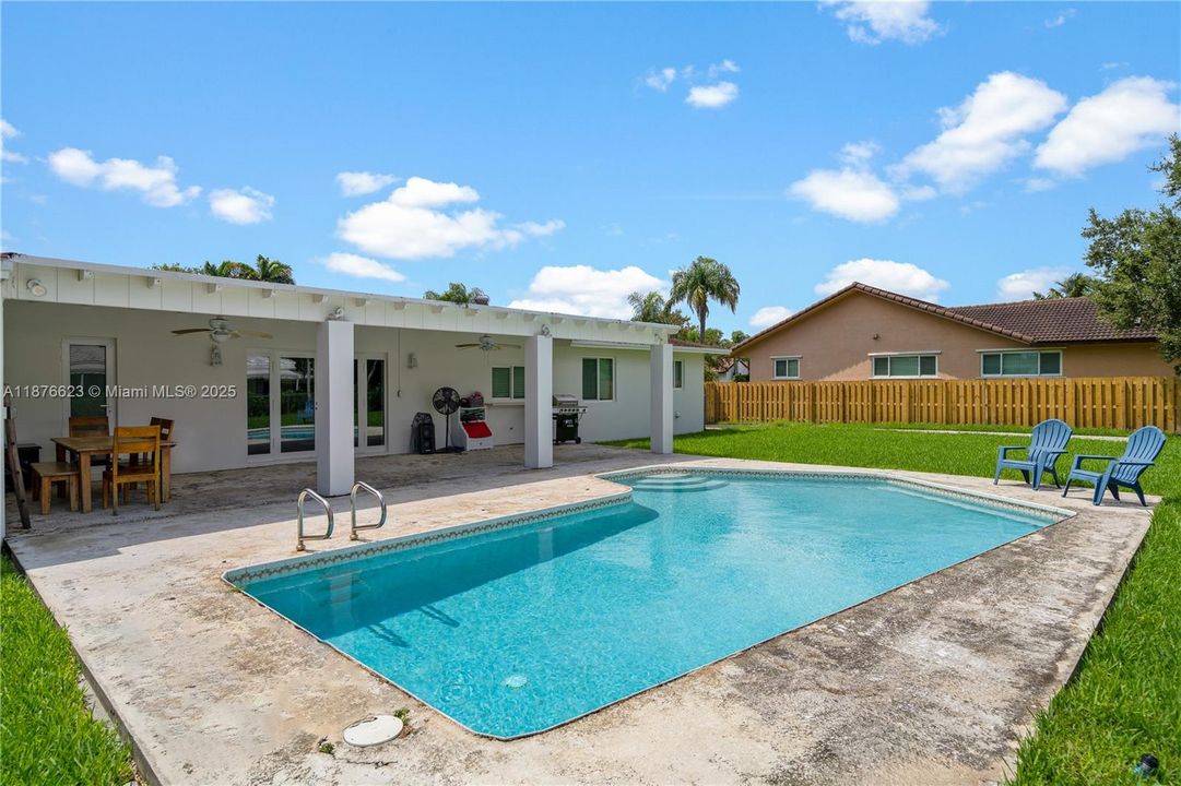 Recently Sold: $970,000 (4 beds, 2 baths, 2282 Square Feet)