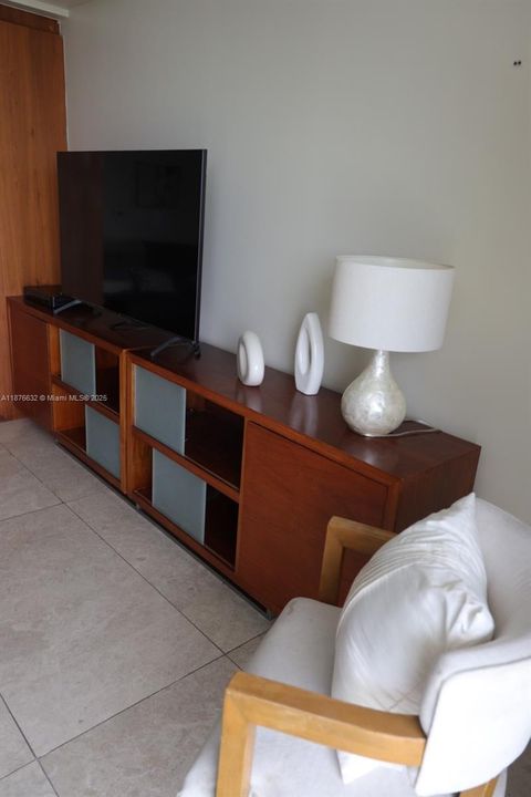 En Venta: $340,000 (0 camas, 1 baños, 501 Pies cuadrados)