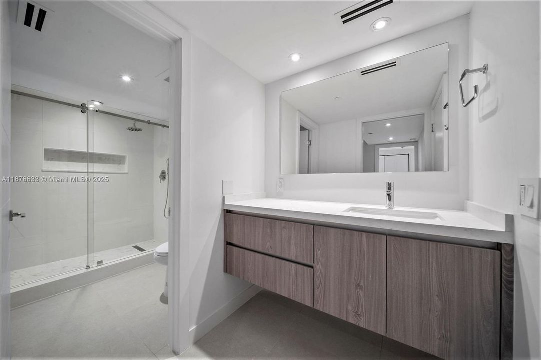 Недавно арендовано: $8,500 (2 спален, 2 ванн, 1875 Квадратных фут)