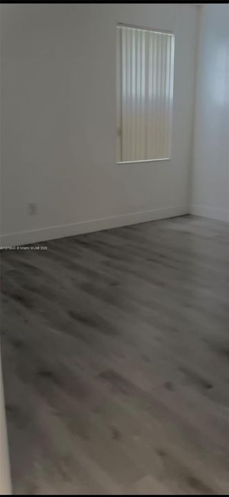 合同活跃: $295,000 (2 贝兹, 2 浴室, 1064 平方英尺)