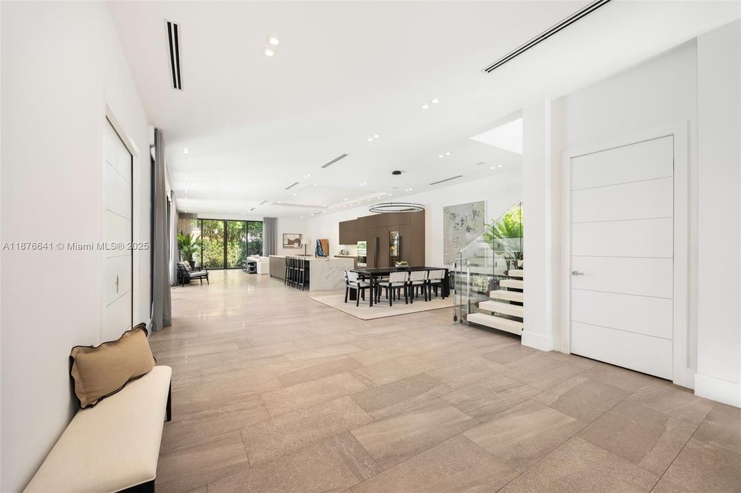 En Venta: $4,900,000 (5 camas, 5 baños, 4241 Pies cuadrados)