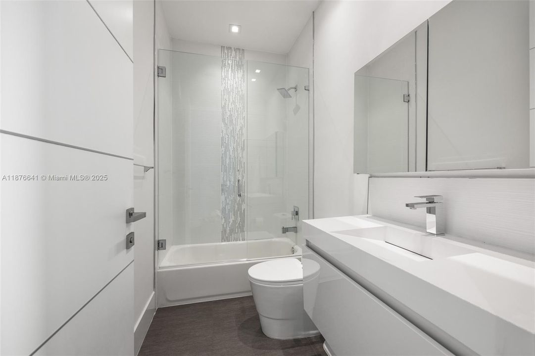 En Venta: $4,900,000 (5 camas, 5 baños, 4241 Pies cuadrados)