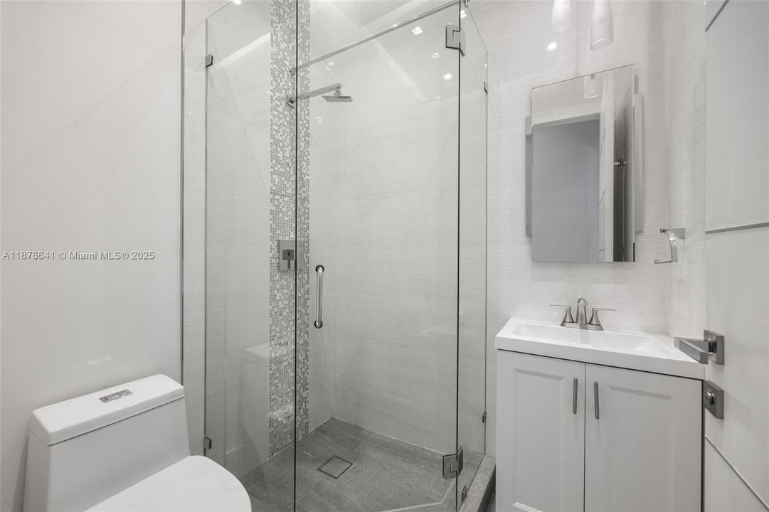 En Venta: $4,900,000 (5 camas, 5 baños, 4241 Pies cuadrados)