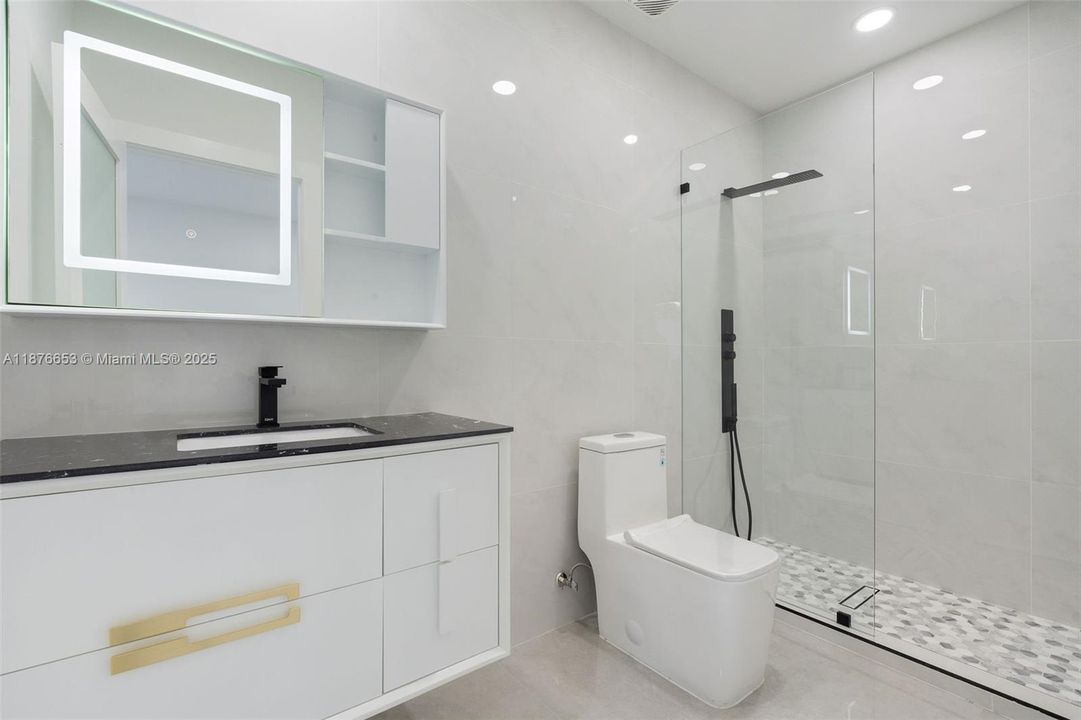 待售: $1,375,000 (5 贝兹, 4 浴室, 3214 平方英尺)