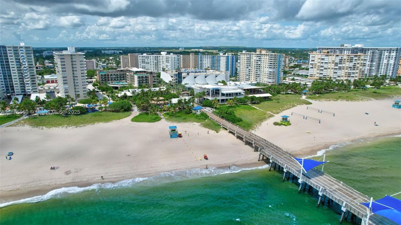 Pompano Pier Entertainment Area