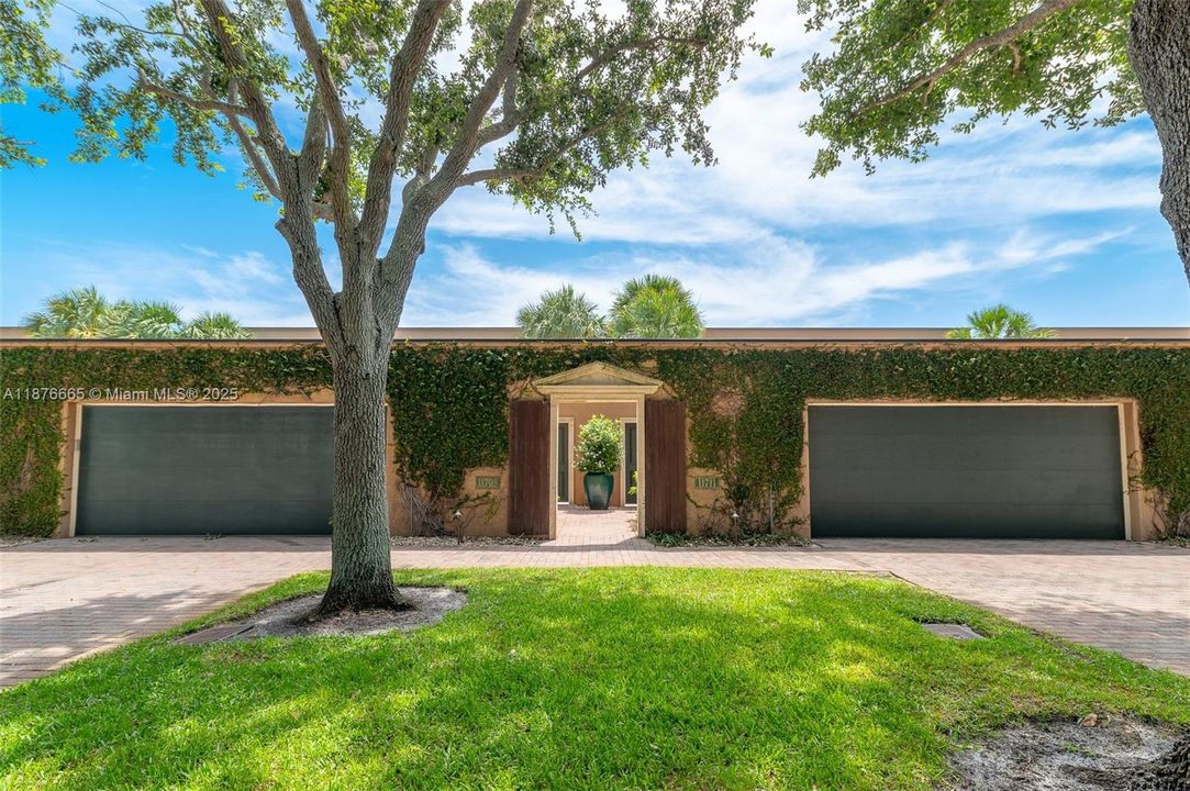 Active With Contract: $1,159,000 (3 beds, 2 baths, 2100 Square Feet)