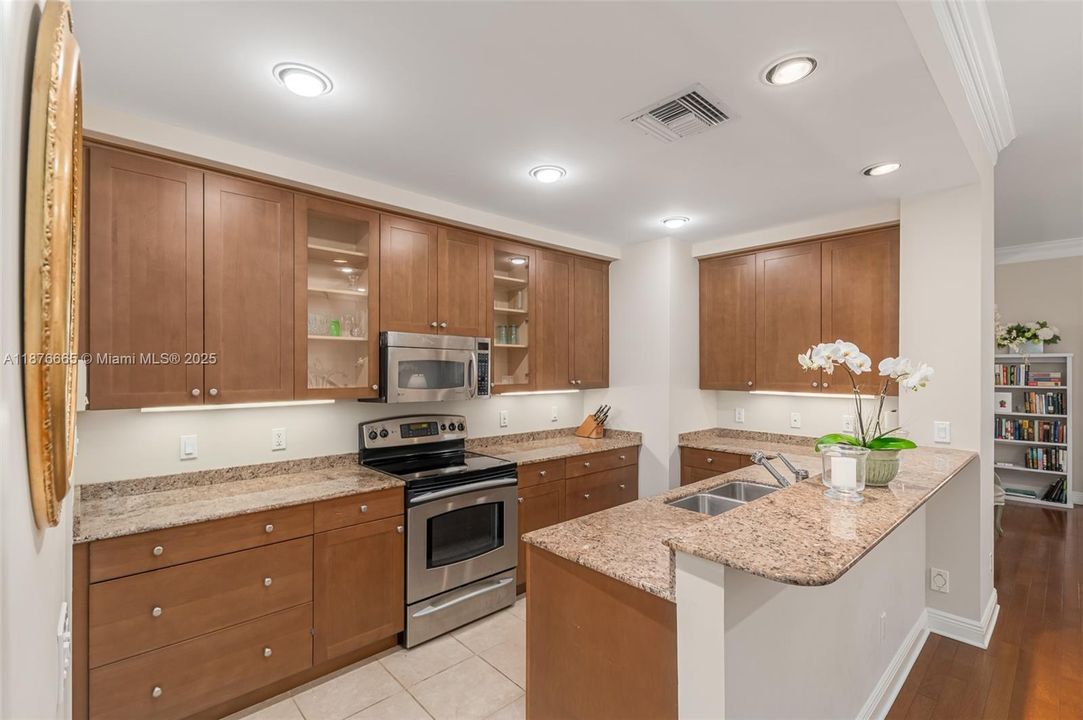 Active With Contract: $1,159,000 (3 beds, 2 baths, 2100 Square Feet)