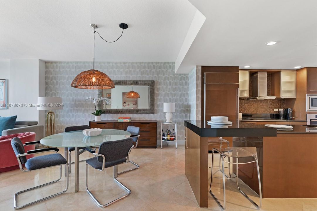 待售: $1,350,000 (2 贝兹, 2 浴室, 1280 平方英尺)