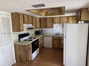 En Venta: $117,500 (2 camas, 2 baños, 974 Pies cuadrados)