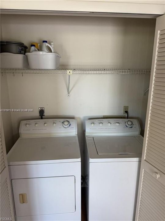 En Venta: $117,500 (2 camas, 2 baños, 974 Pies cuadrados)