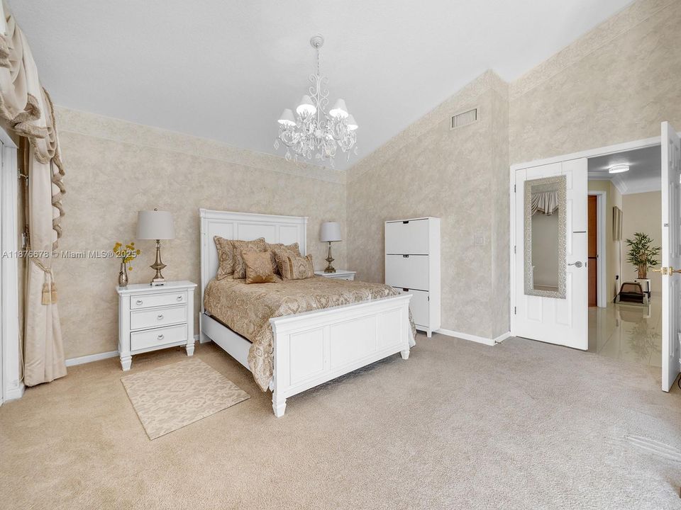 Recently Sold: $1,150,000 (4 beds, 2 baths, 2635 Square Feet)