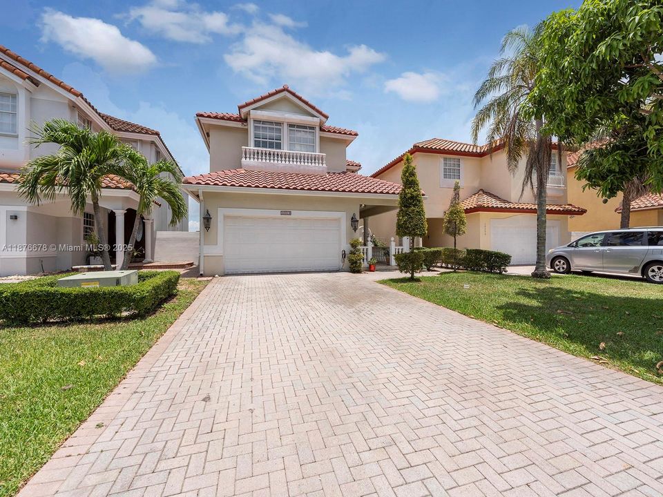 Recently Sold: $1,150,000 (4 beds, 2 baths, 2635 Square Feet)