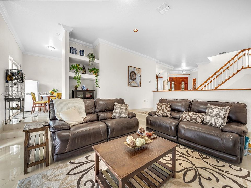 Recently Sold: $1,150,000 (4 beds, 2 baths, 2635 Square Feet)