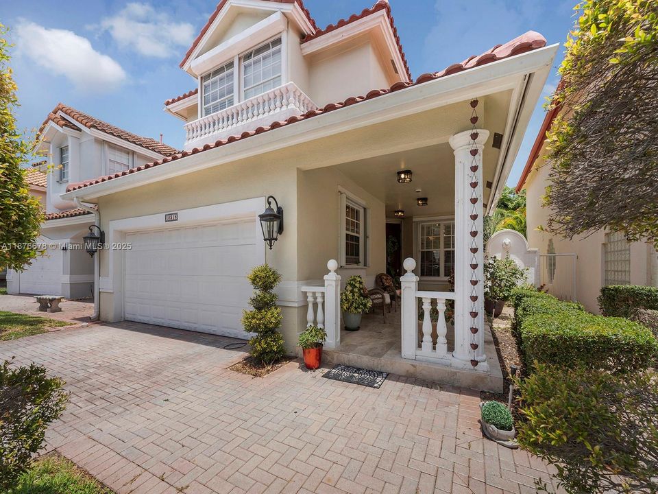 Recently Sold: $1,150,000 (4 beds, 2 baths, 2635 Square Feet)