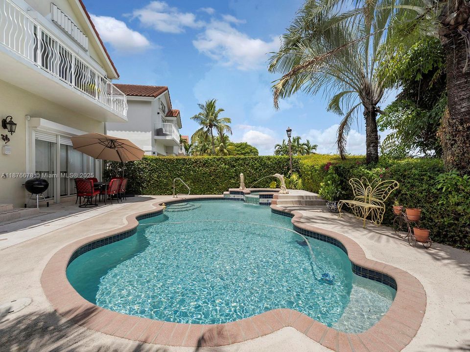 Recently Sold: $1,150,000 (4 beds, 2 baths, 2635 Square Feet)