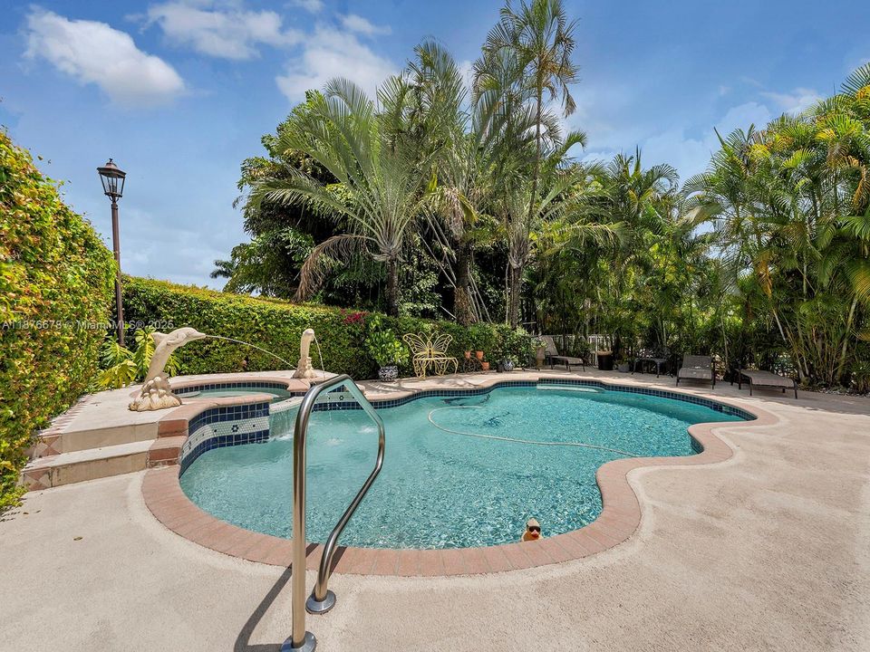 Recently Sold: $1,150,000 (4 beds, 2 baths, 2635 Square Feet)