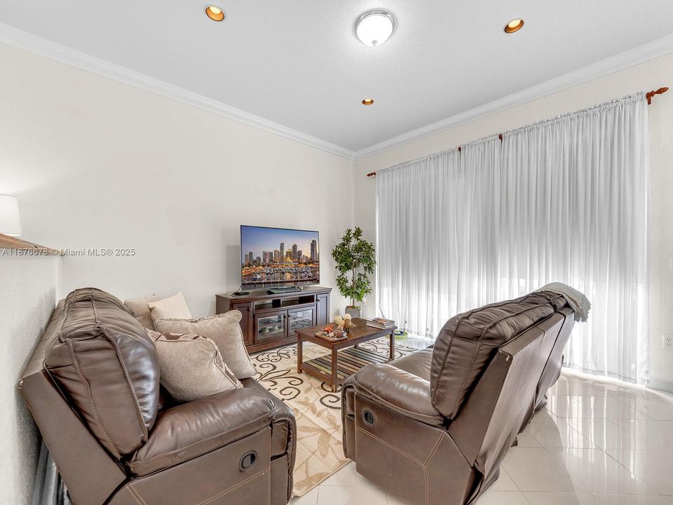 Recently Sold: $1,150,000 (4 beds, 2 baths, 2635 Square Feet)