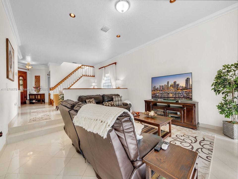 Recently Sold: $1,150,000 (4 beds, 2 baths, 2635 Square Feet)