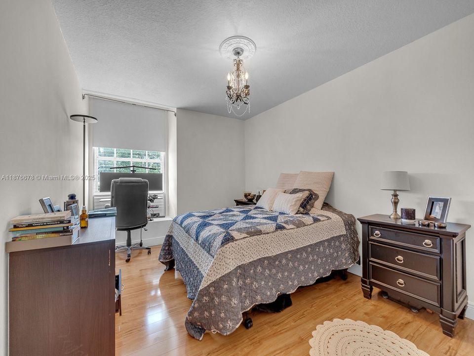 Recently Sold: $1,150,000 (4 beds, 2 baths, 2635 Square Feet)