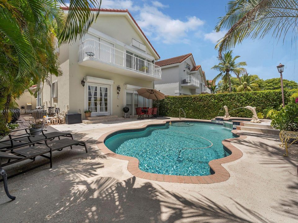 Recently Sold: $1,150,000 (4 beds, 2 baths, 2635 Square Feet)