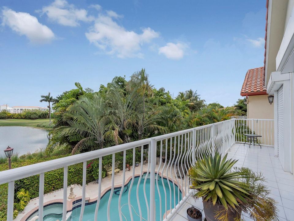 Recently Sold: $1,150,000 (4 beds, 2 baths, 2635 Square Feet)