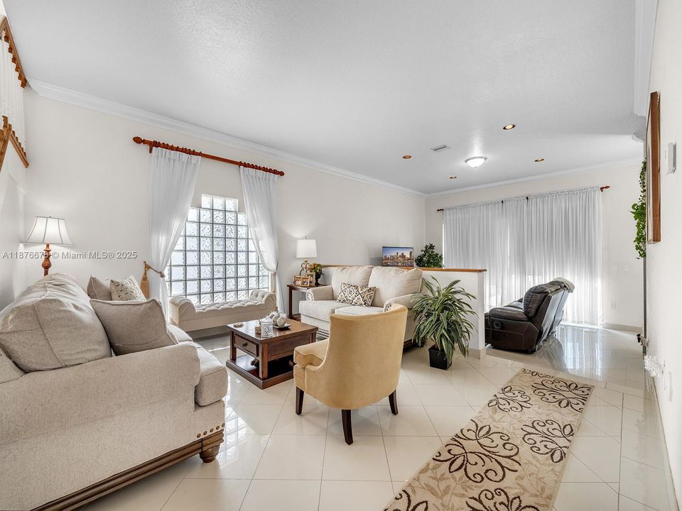 Recently Sold: $1,150,000 (4 beds, 2 baths, 2635 Square Feet)