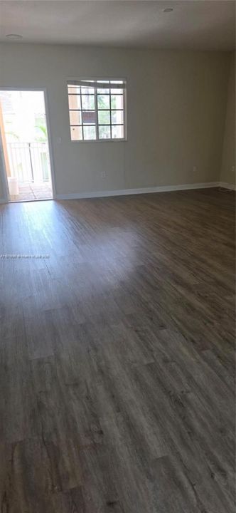 Active With Contract: $1,850 (2 beds, 2 baths, 1048 Square Feet)