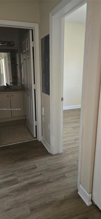 Active With Contract: $1,850 (2 beds, 2 baths, 1048 Square Feet)