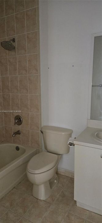 Active With Contract: $1,850 (2 beds, 2 baths, 1048 Square Feet)