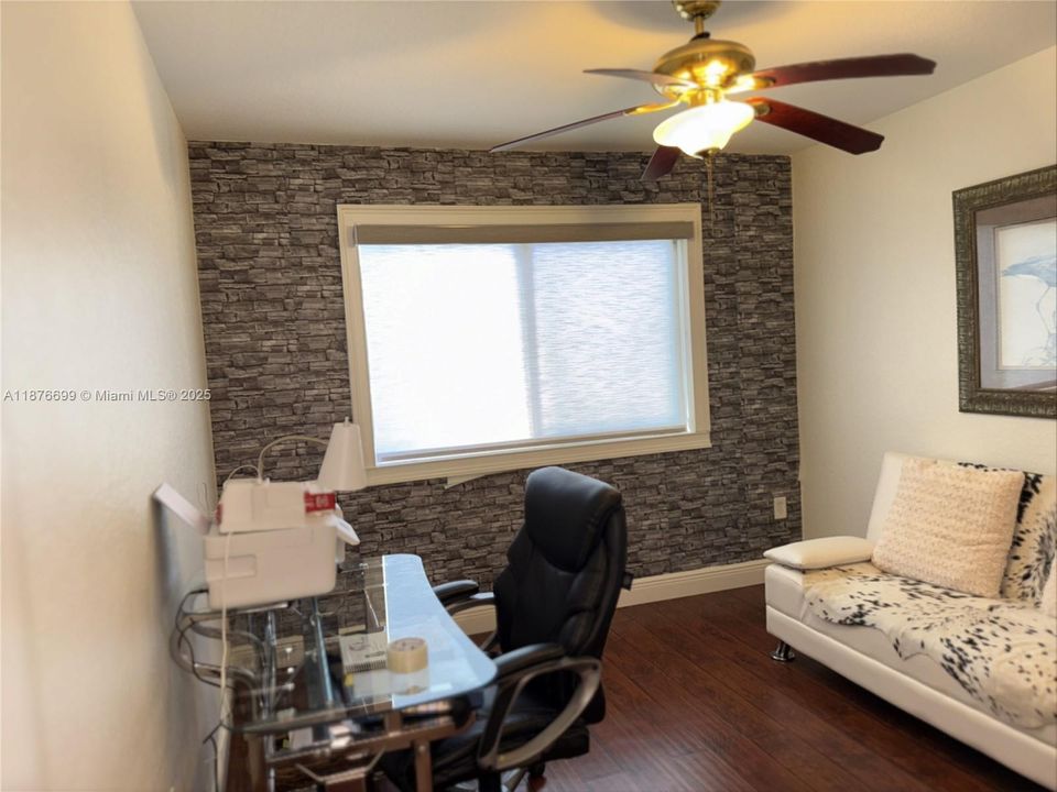 Active With Contract: $190,000 (3 beds, 2 baths, 1129 Square Feet)