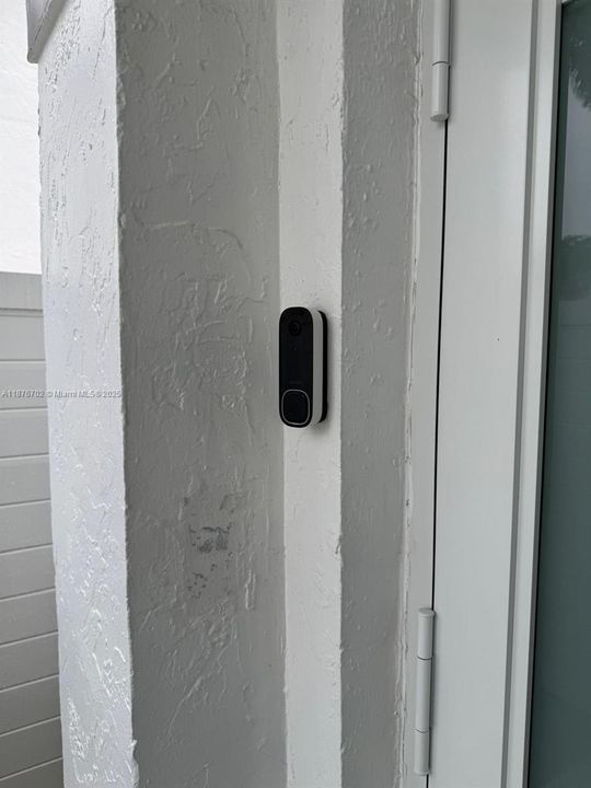 Activo con contrato: $4,000 (4 camas, 2 baños, 2308 Pies cuadrados)