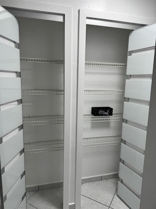 Activo con contrato: $4,000 (4 camas, 2 baños, 2308 Pies cuadrados)