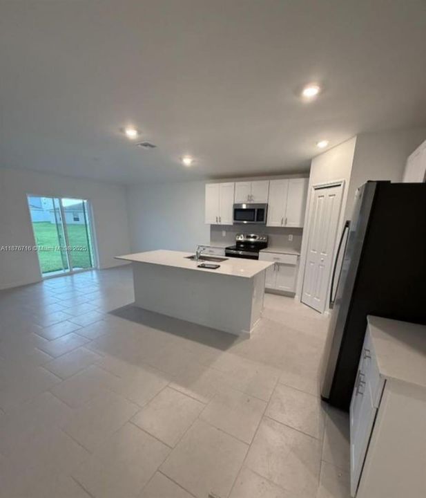 Недавно арендовано: $2,100 (4 спален, 2 ванн, 0 Квадратных фут)