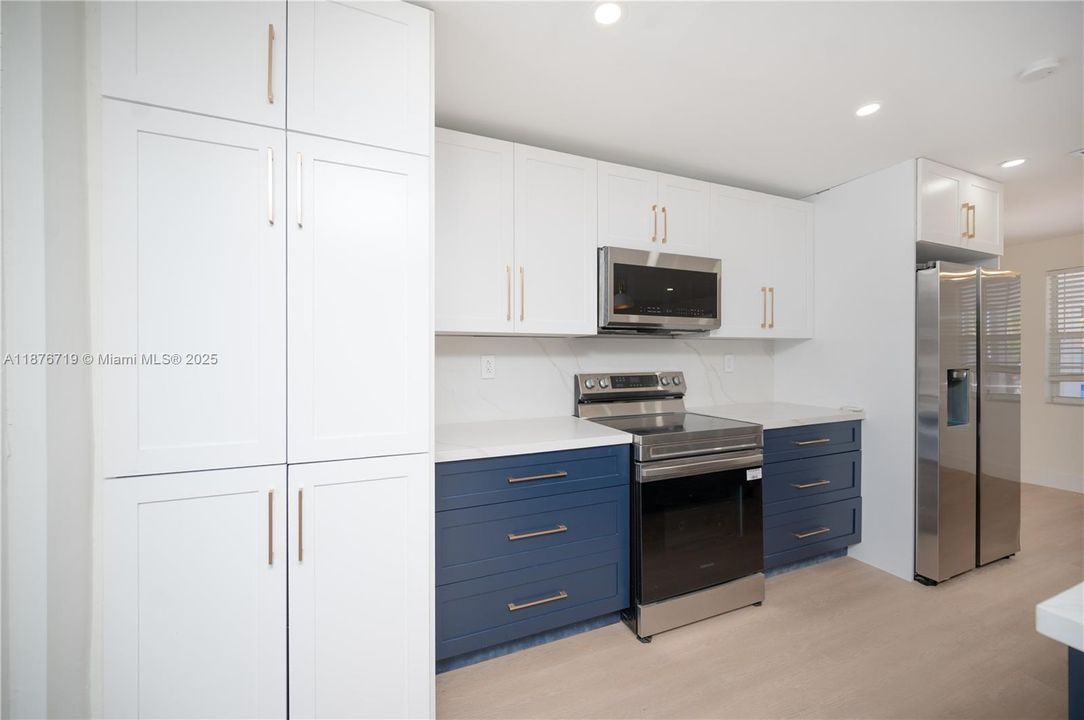 Vendido Recientemente: $500,000 (3 camas, 2 baños, 945 Pies cuadrados)