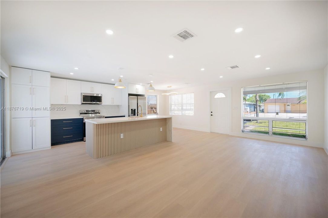 Vendido Recientemente: $500,000 (3 camas, 2 baños, 945 Pies cuadrados)