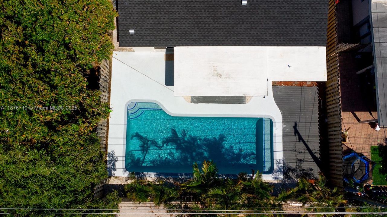 Vendido Recientemente: $500,000 (3 camas, 2 baños, 945 Pies cuadrados)