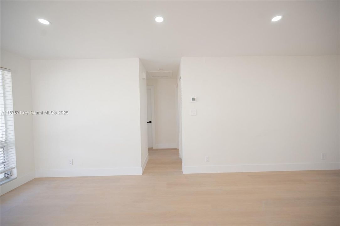 Vendido Recientemente: $500,000 (3 camas, 2 baños, 945 Pies cuadrados)