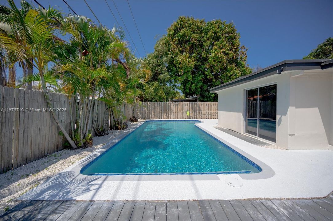 Vendido Recientemente: $500,000 (3 camas, 2 baños, 945 Pies cuadrados)