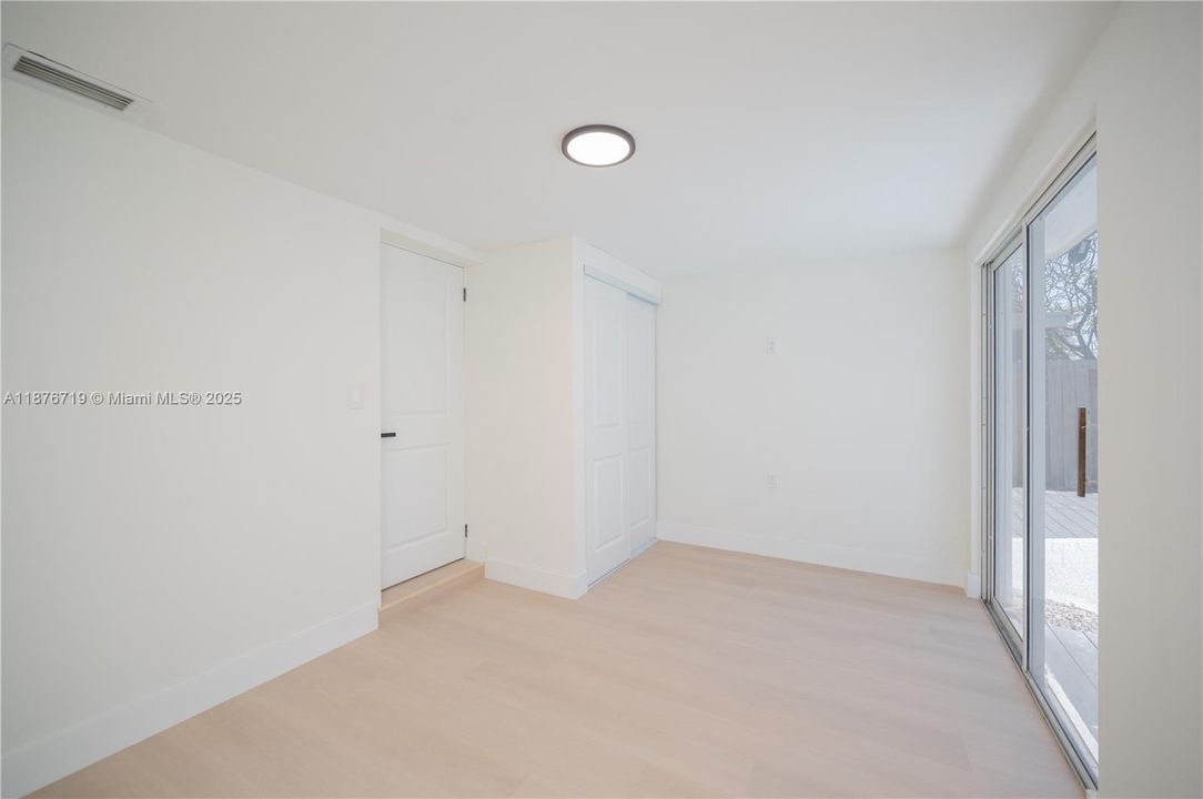 Vendido Recientemente: $500,000 (3 camas, 2 baños, 945 Pies cuadrados)