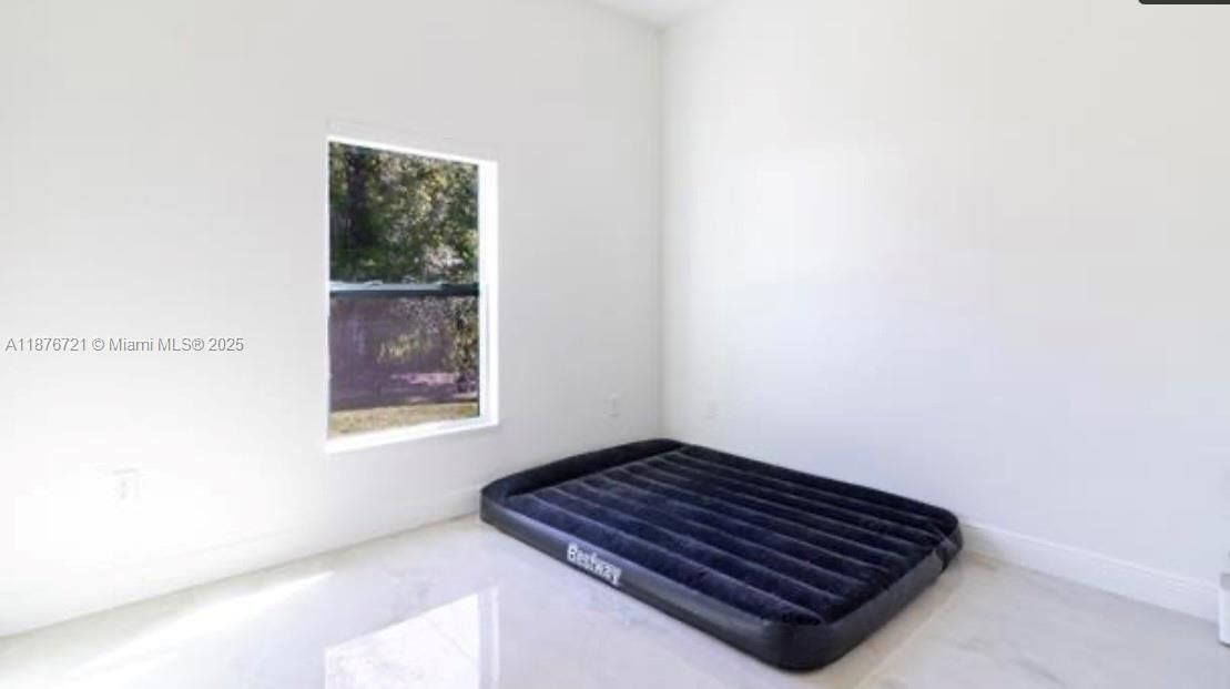 最近售出: $475,900 (3 贝兹, 2 浴室, 0 平方英尺)