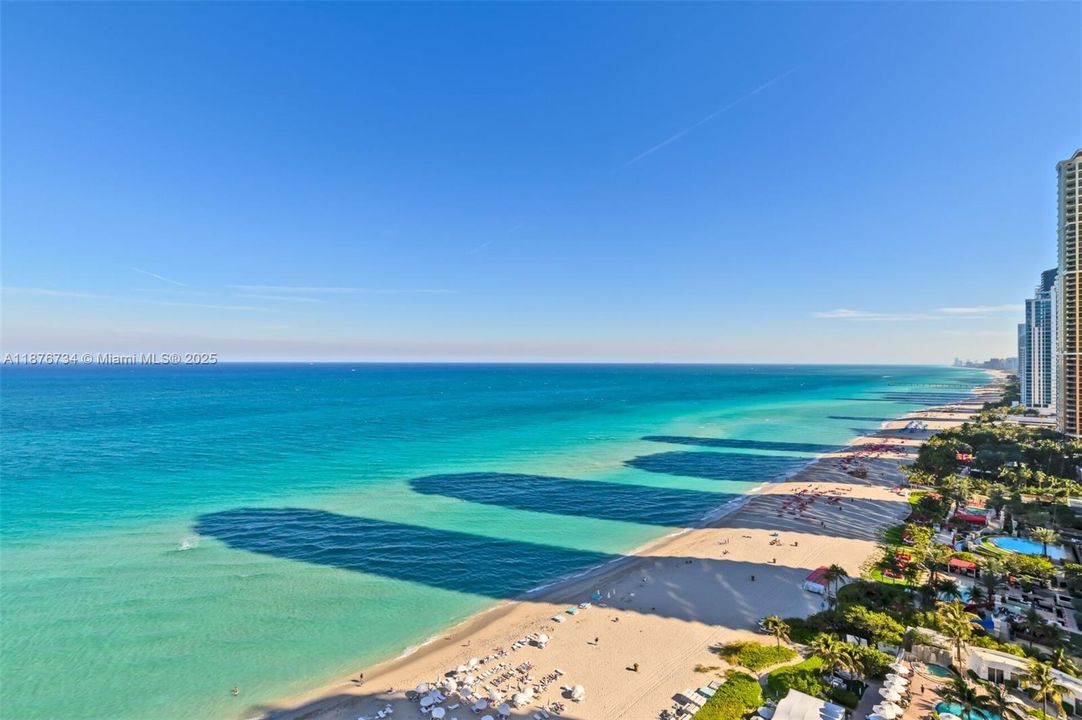 Active With Contract: $2,999,900 (3 beds, 3 baths, 2236 Square Feet)