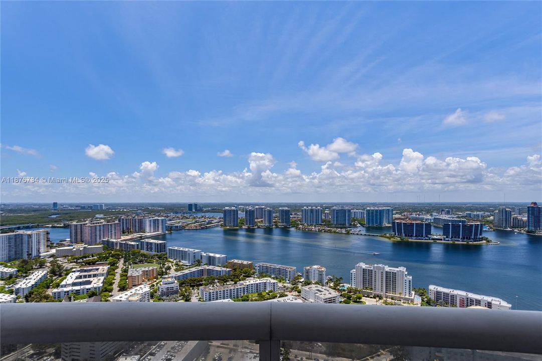 Active With Contract: $2,999,900 (3 beds, 3 baths, 2236 Square Feet)