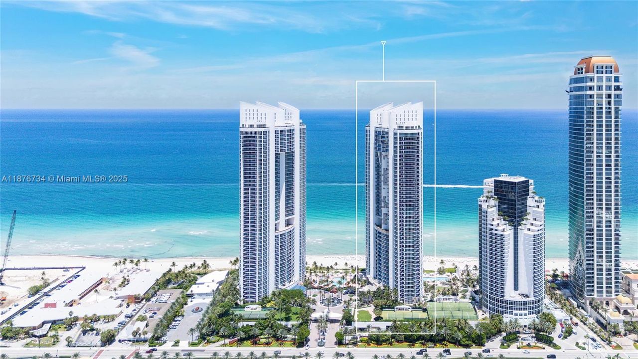 Active With Contract: $2,999,900 (3 beds, 3 baths, 2236 Square Feet)